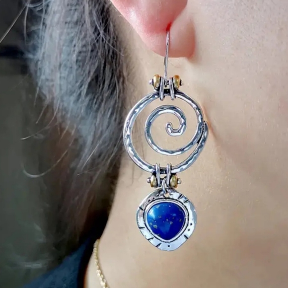 Gorgeous Vortex Antique Earrings - Picture 3 of 4